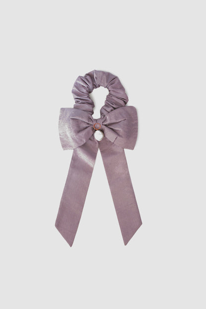 DANIA BOW SCRUNCHIE IN RAW SILK