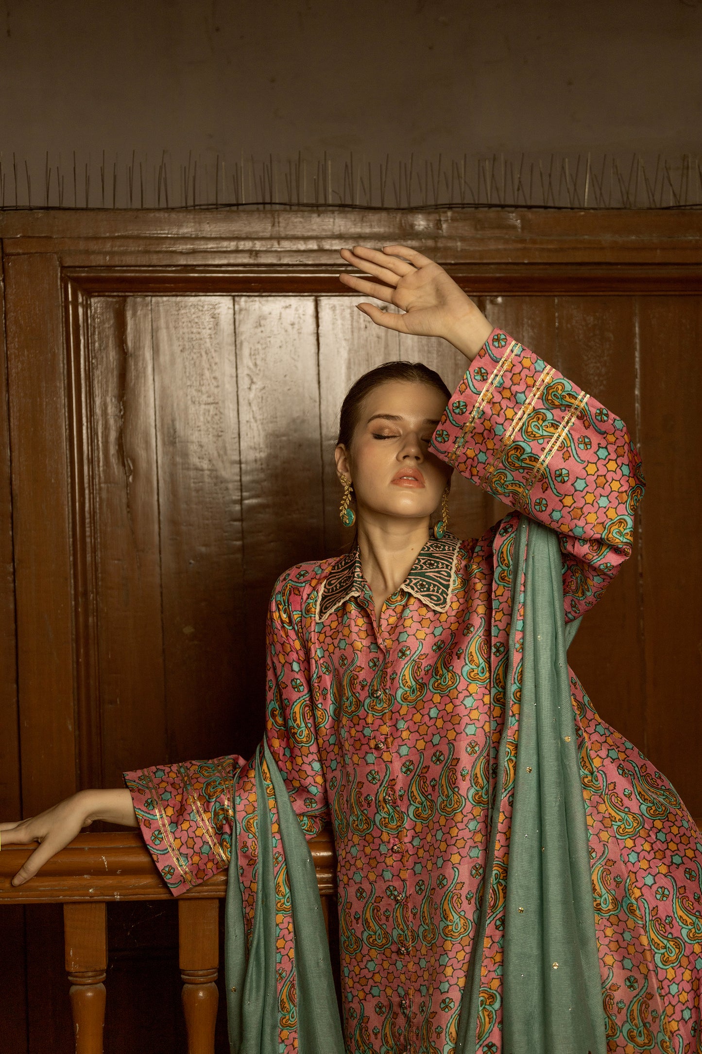 QAISER SHIRT, TROUSERS IN SILK AND DUPATTA IN COTTON NET