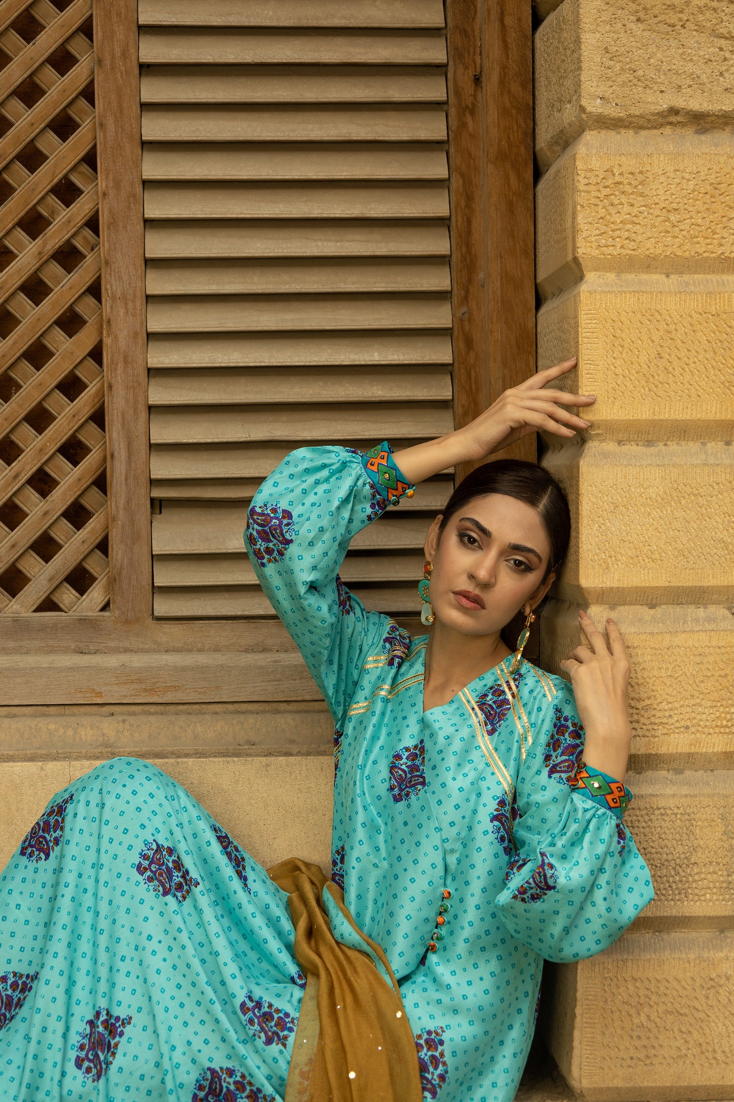 JAMSHEDA SHIRT, TROUSERS IN SILK AND DUPATTA IN COTTON NET