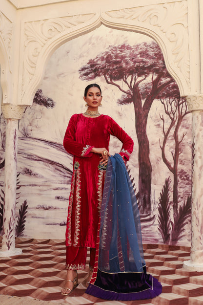 SADAF SHIRT, TROUSERS IN SILK VELVET AND DUPATTA IN SILK ORGANZA