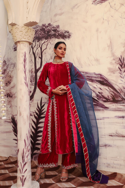 SADAF SHIRT, TROUSERS IN SILK VELVET AND DUPATTA IN SILK ORGANZA