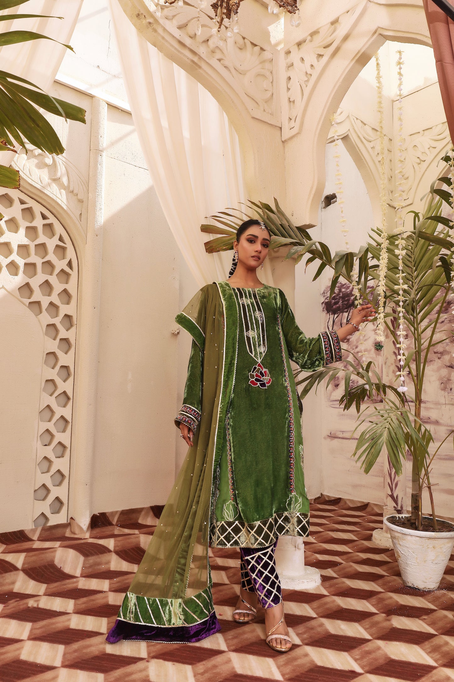 NAZNEEN SHIRT, SHALWAR IN SILK VELVET AND DUPATTA IN NET