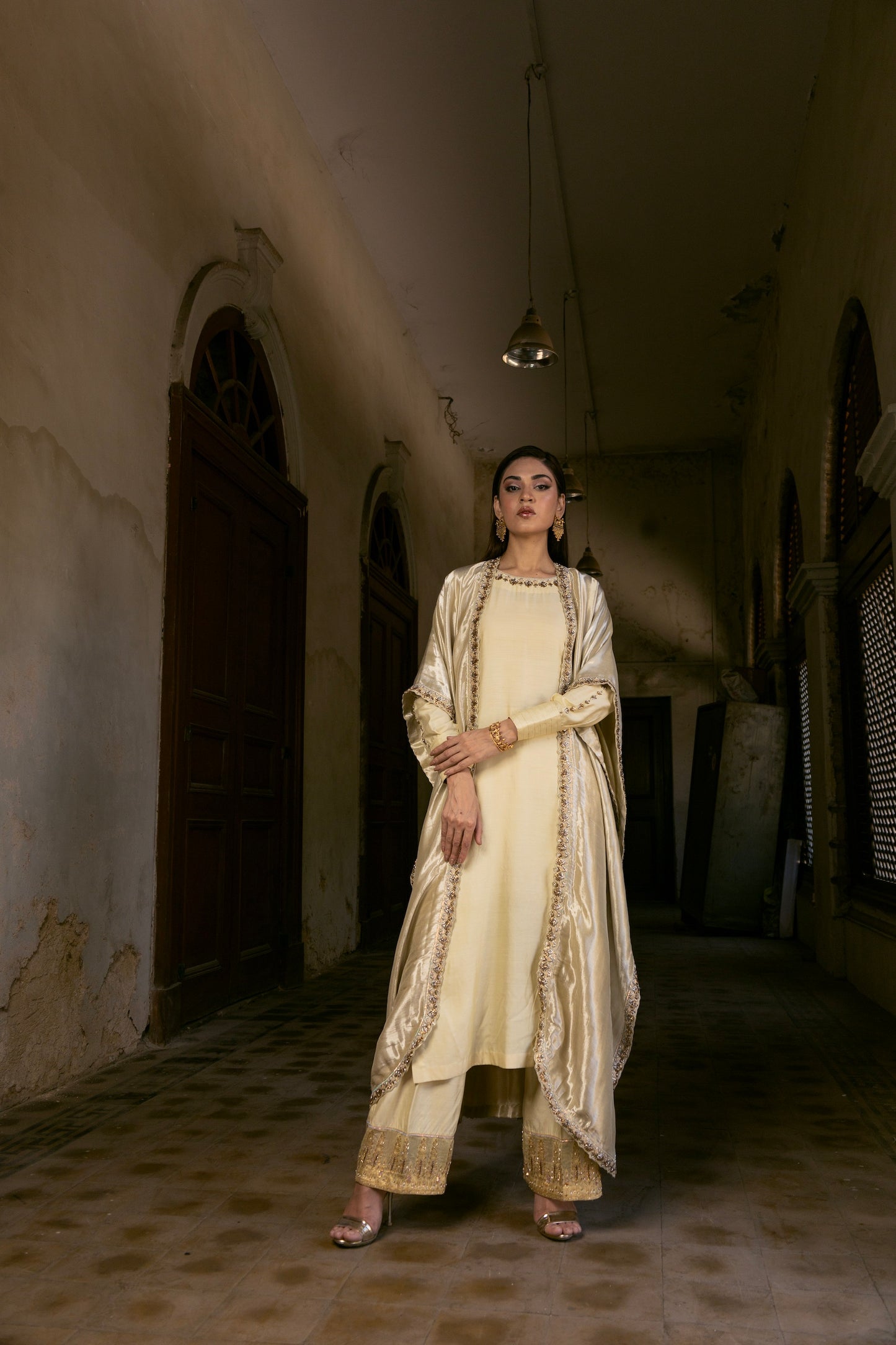 RUBAB SHIRT, TROUSERS IN SILK AND CAPE IN SILK LAME