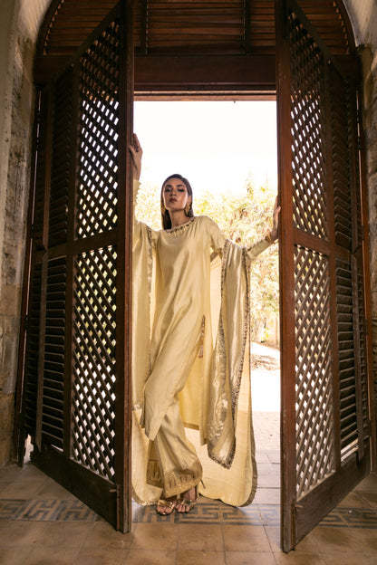 RUBAB SHIRT, TROUSERS IN SILK AND CAPE IN SILK LAME