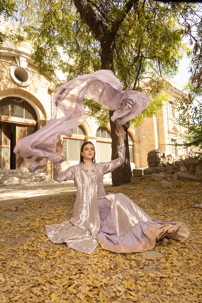 MAHRUKH SHIRT IN SILK LAME AND LEHNGA IN SILK