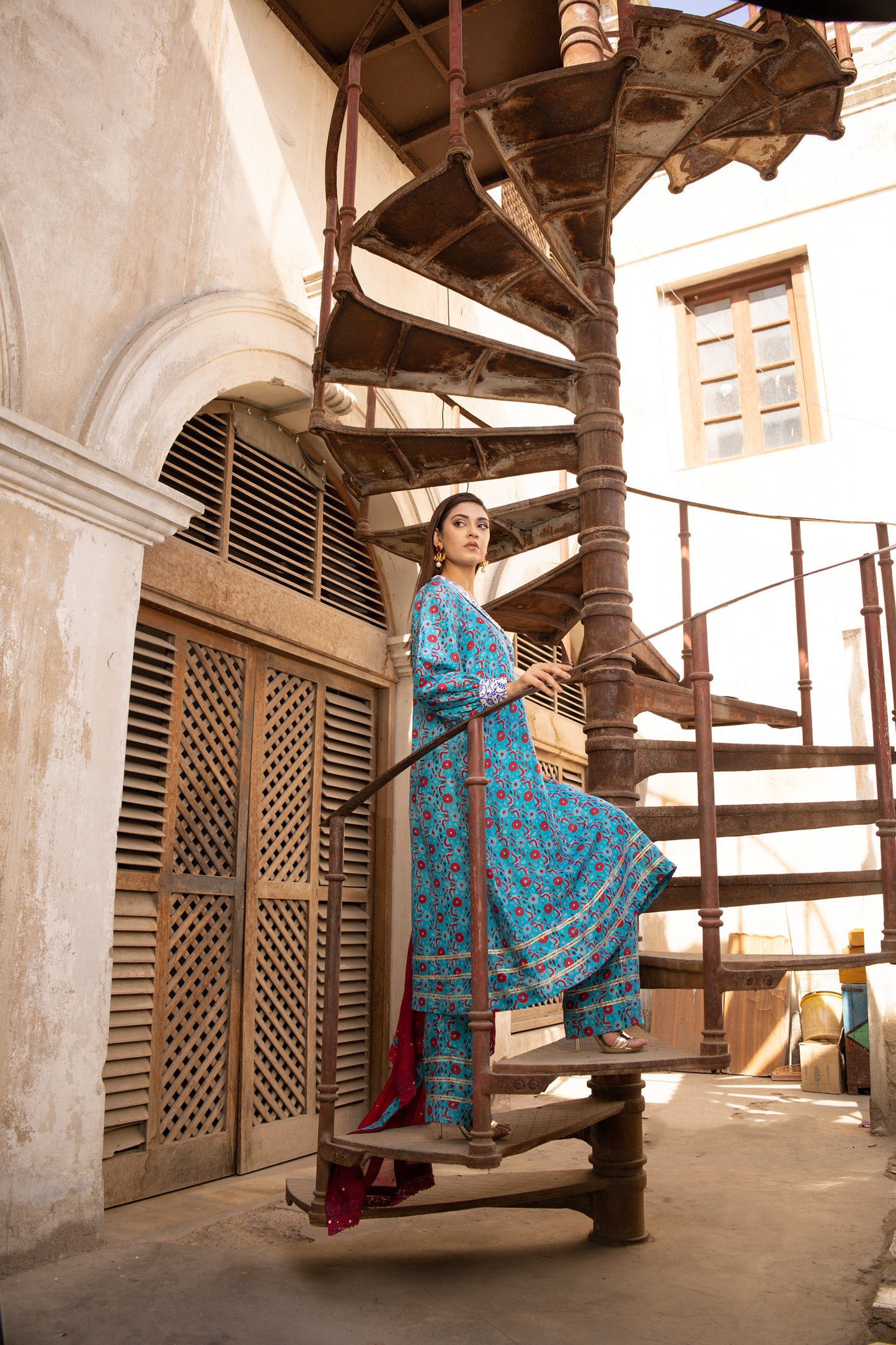 NASEEM SHIRT, TROUSERS IN SILK AND DUPATTA IN COTTON NET