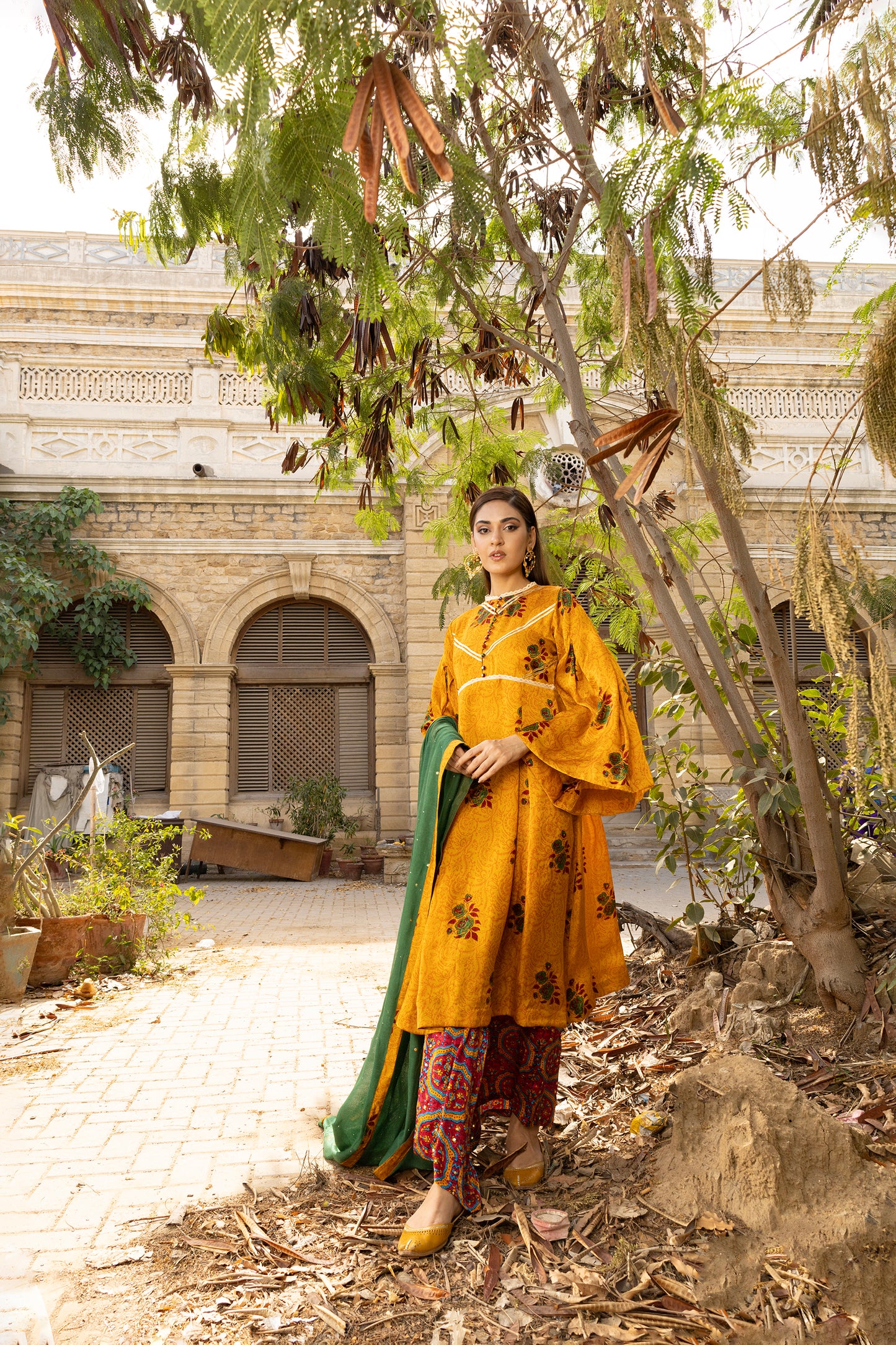 RANI SHIRT, TROUSERS IN SILK AND DUPATTA IN COTTON NET