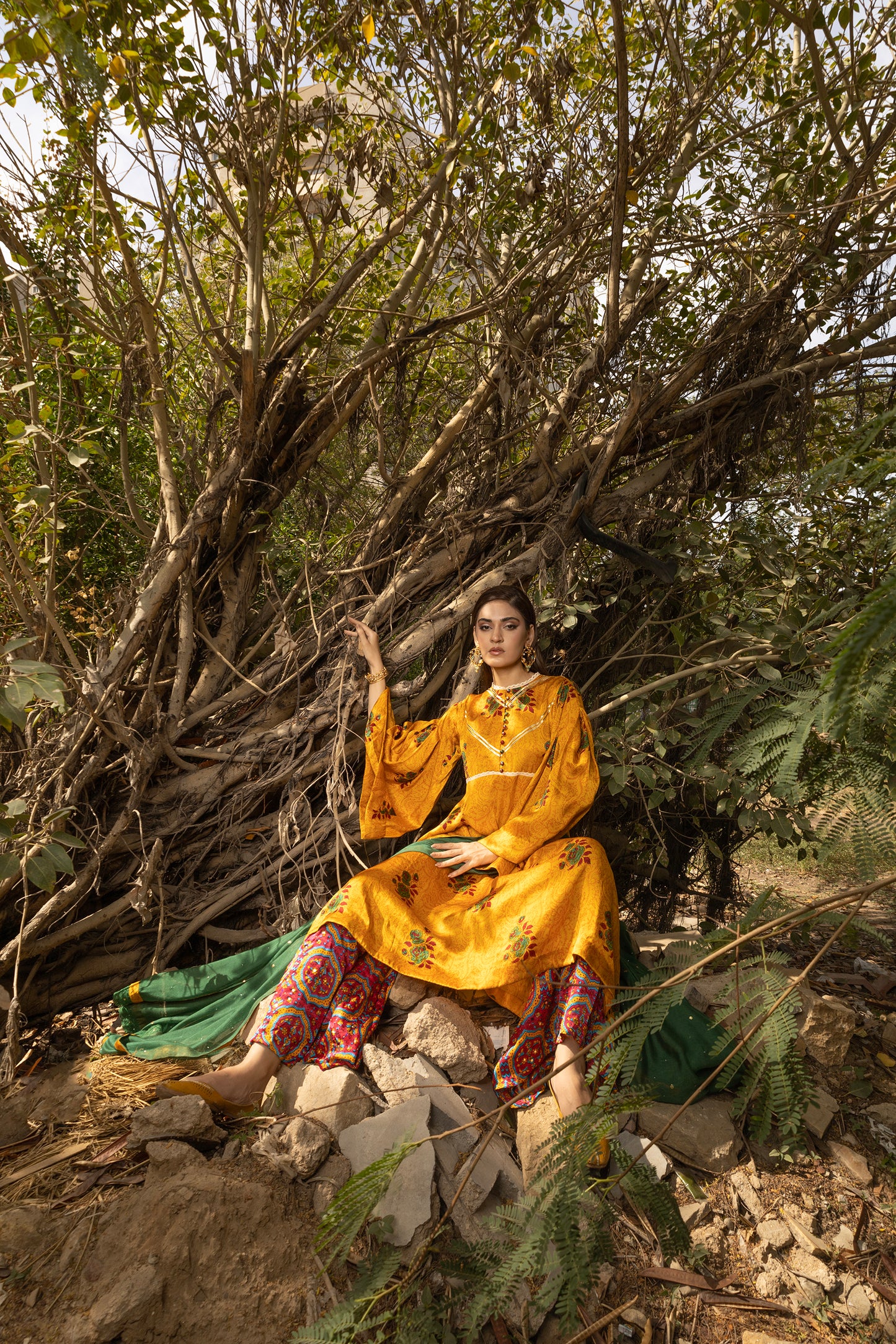 RANI SHIRT, TROUSERS IN SILK AND DUPATTA IN COTTON NET