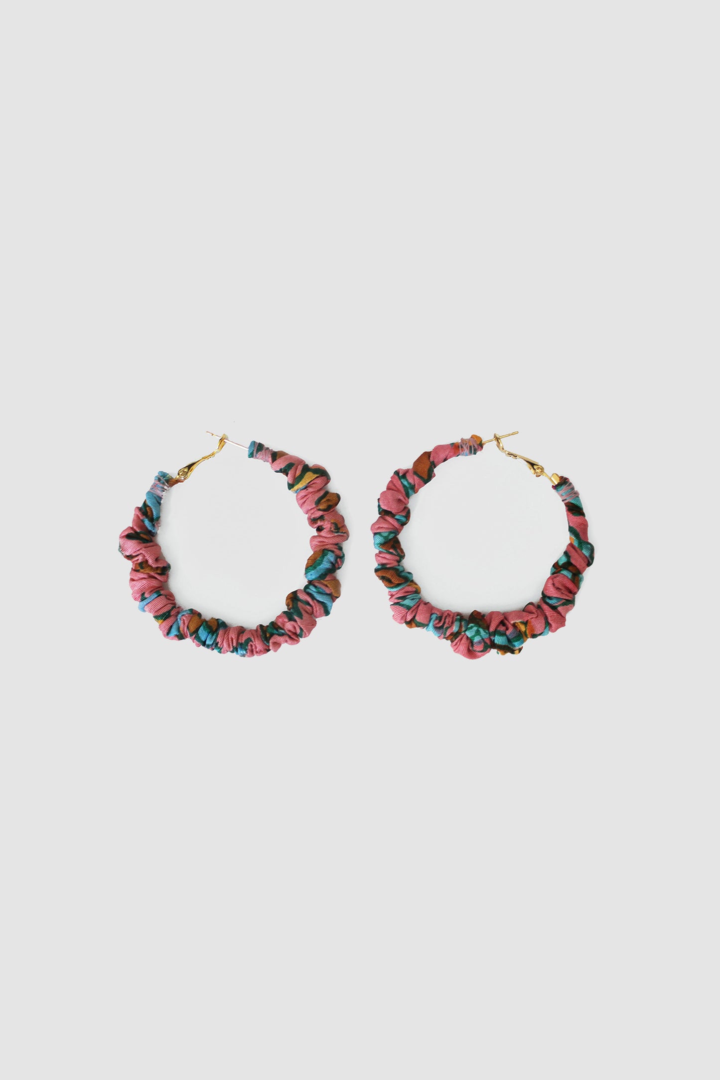 QAISER PAISLEY FABRIC HOOP EARRINGS LARGE IN RAW SILK