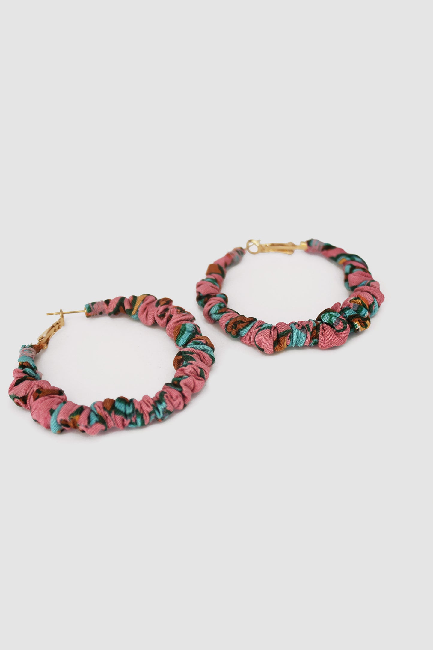 QAISER PAISLEY FABRIC HOOP EARRINGS LARGE IN RAW SILK