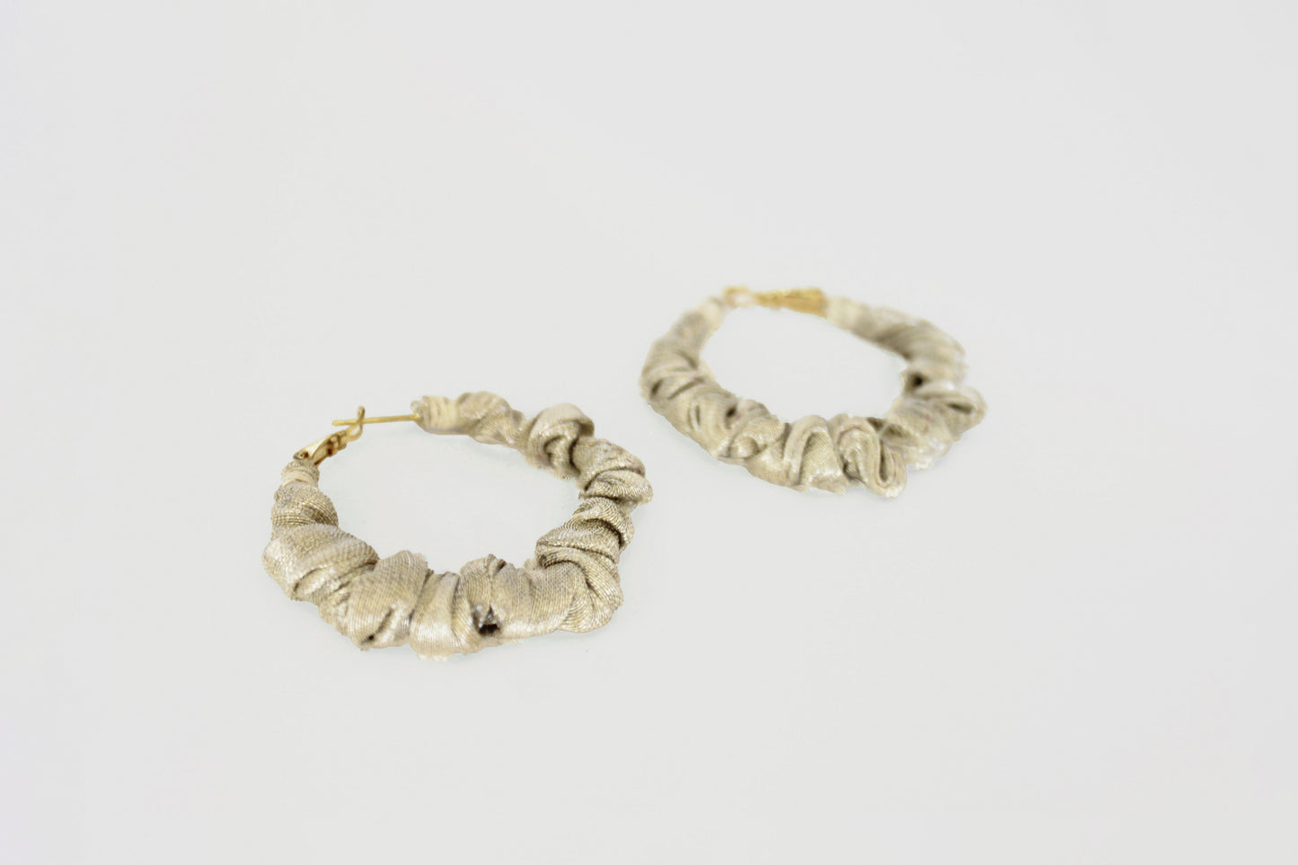 RUBAB FABRIC HOOP EARRINGS SMALL IN SILK LAME