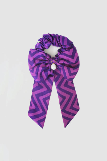 SABIHA CHEVRON BOW SCRUNCHIE IN RAW SILK