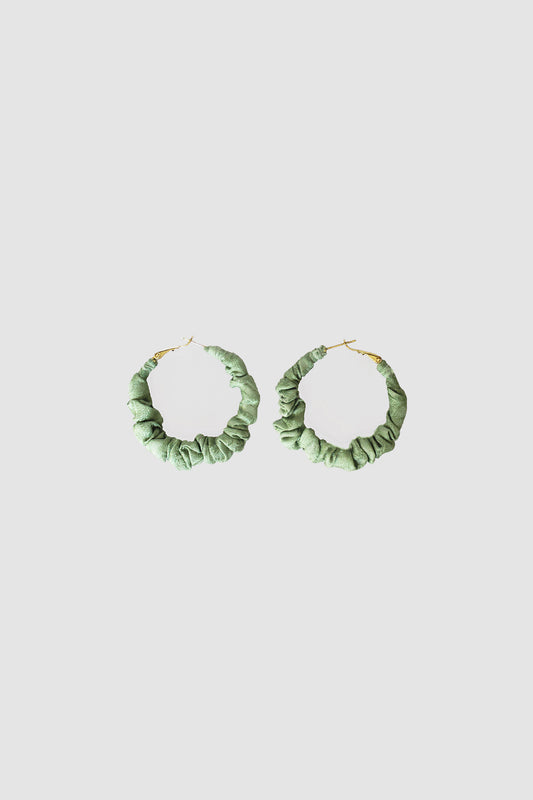 SARAH FABRIC HOOP EARRINGS SMALL IN SILK SELF JAMAWAR