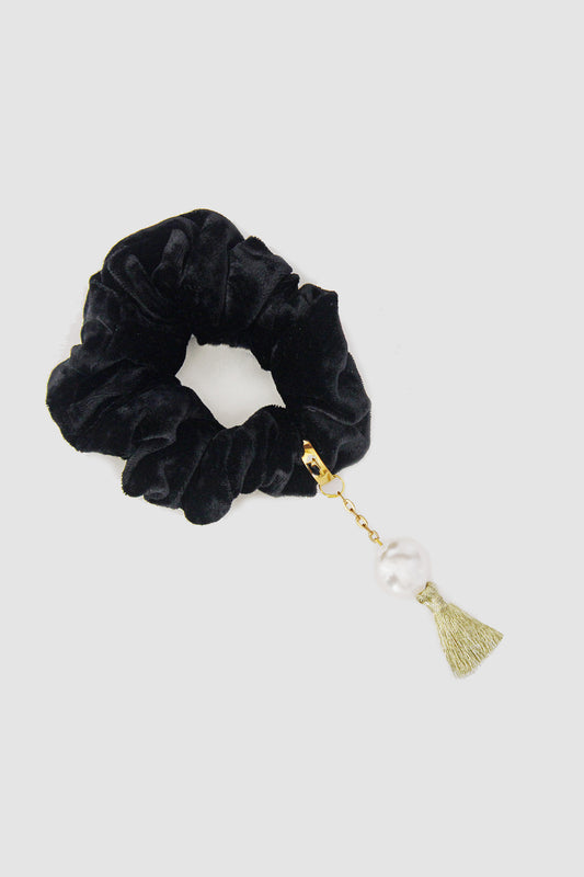 ZULEKHA SCRUNCHIE IN SILK VELVET